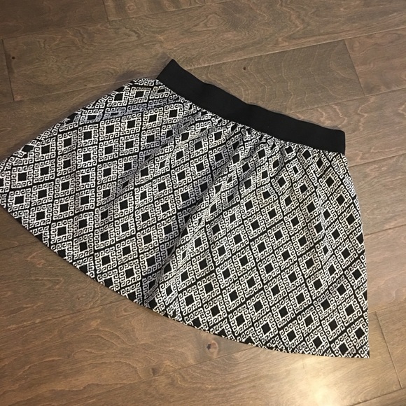 Joe B Dresses & Skirts - Joe B. Skirt Size Large NWOT